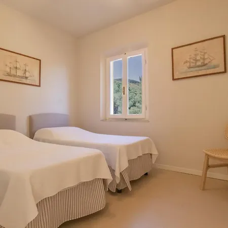 בית נופש Casale Sul Mare - Grilli 2 *